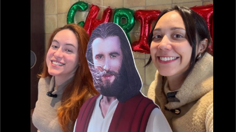 Cafeteria viraliza ao celebrar Natal com temática sobre Jesus