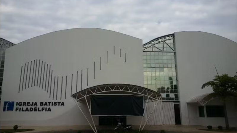 Ex-líder de adolescentes é preso por abuso em ‘festa do pijama’