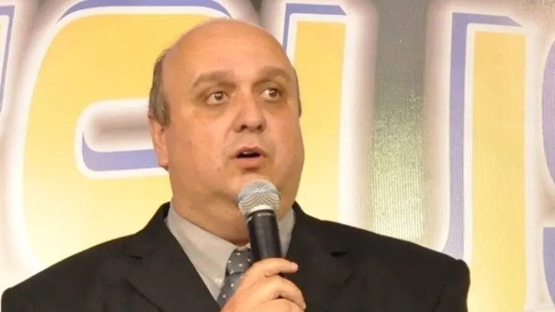 Pastor alerta sobre quem pede para sacrificar dinheiro no “altar”