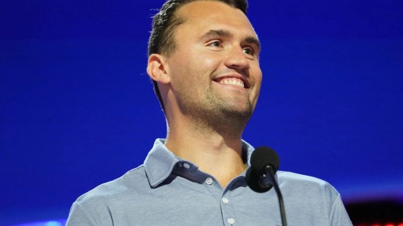 Pastores cobrados a pregarem contra o aborto após morte de Kirk