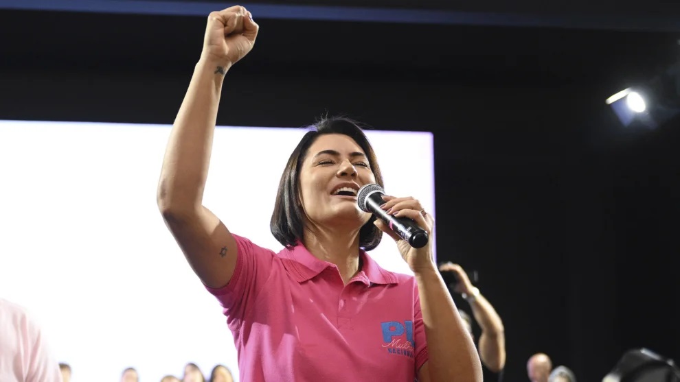 ‘Somos a força delicada que vai transformar o mundo’: Michelle Bolsonaro, um fenômeno?