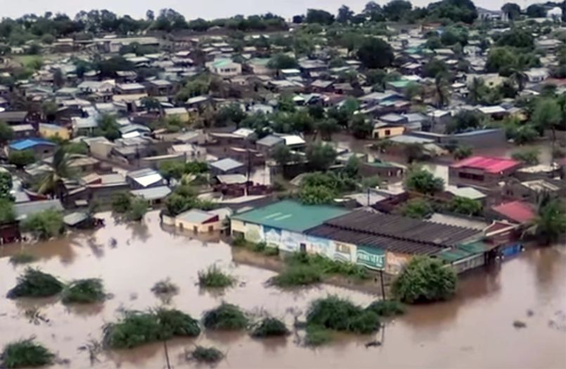 Chuvas e enchentes na África leva igrejas a virarem abrigo