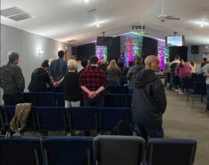 Igreja faz campanha para construir abrigo para moradores de rua