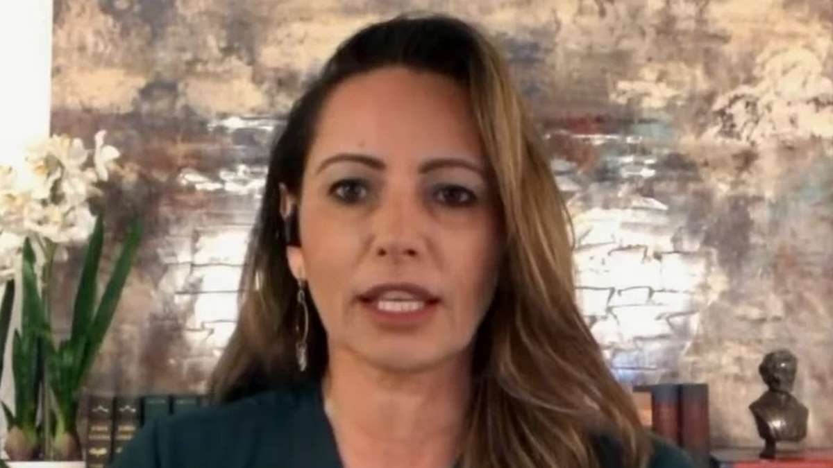 Jornalista critica silêncio de parlamentares sobre Bolsonaro