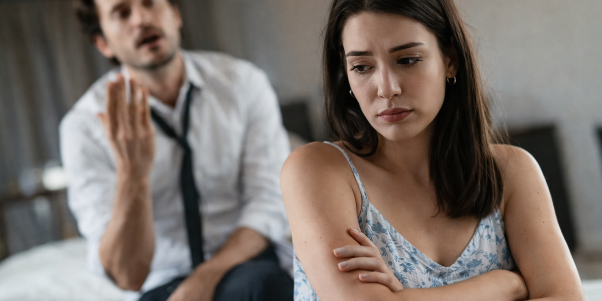 O “inimigo” mora ao lado? Entendendo a projeção no casamento