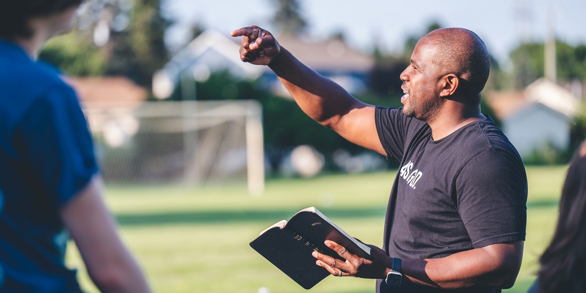 Poder do Espírito Santo para evangelizar, e não para dominar pessoas