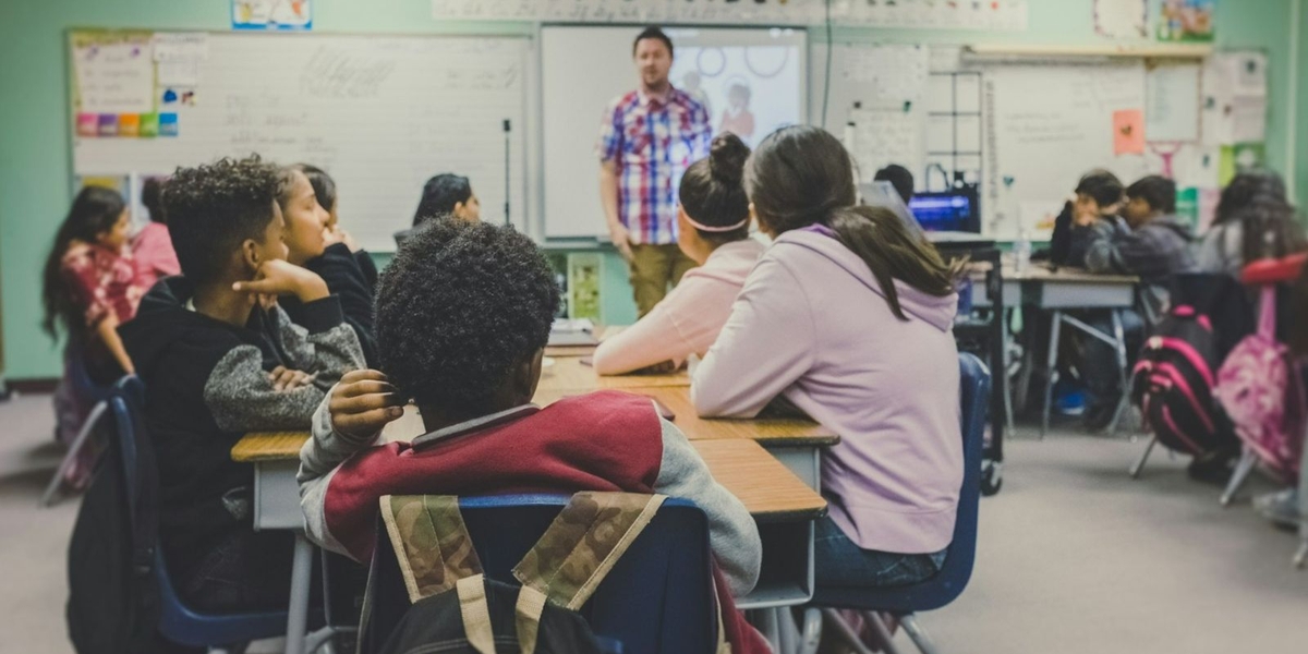 Alunos religiosos têm melhor desempenho escolar, diz estudo