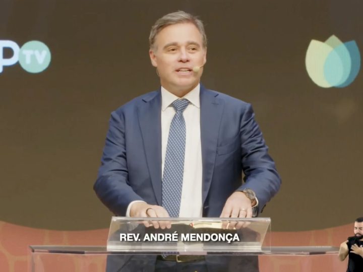 André Mendonça passa a usar colete a prova de balas na igreja