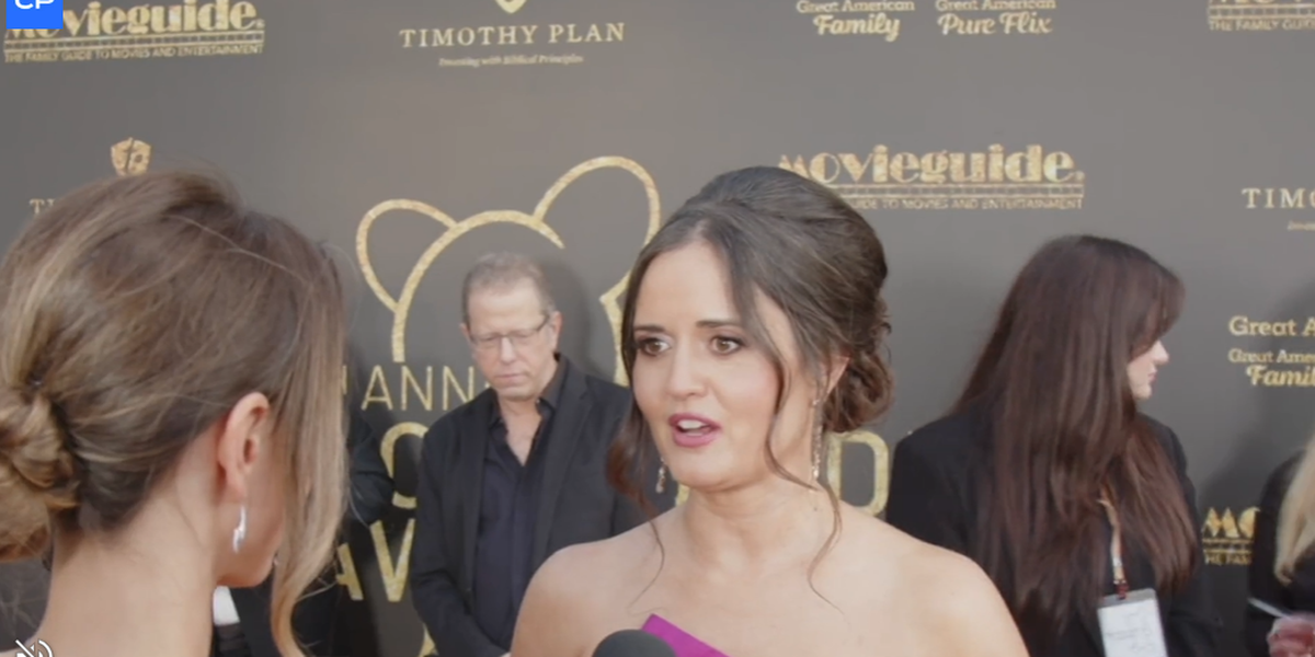 Atriz de Hollywood dedica sua carreira a Deus após conversão: ‘Vou espalhar a Palavra’