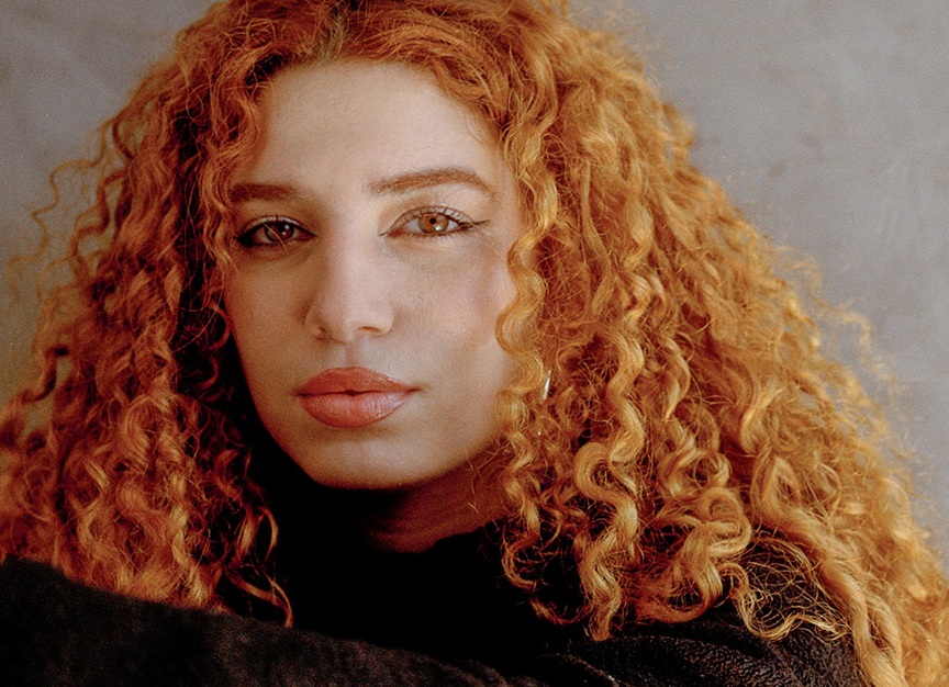 Cantora lança música sobre depressão e fé