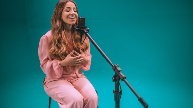 Gabriela Rocha Revive Sucessos do Renascer Praise