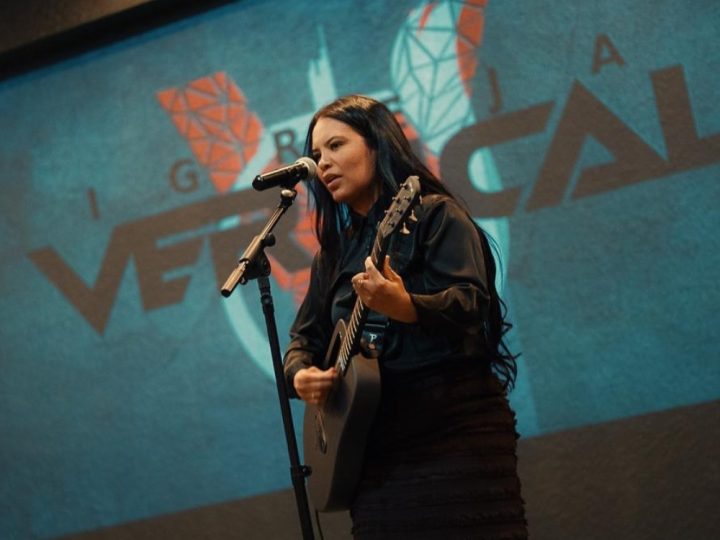 Raquel Pereira consolida carreira solo no gospel