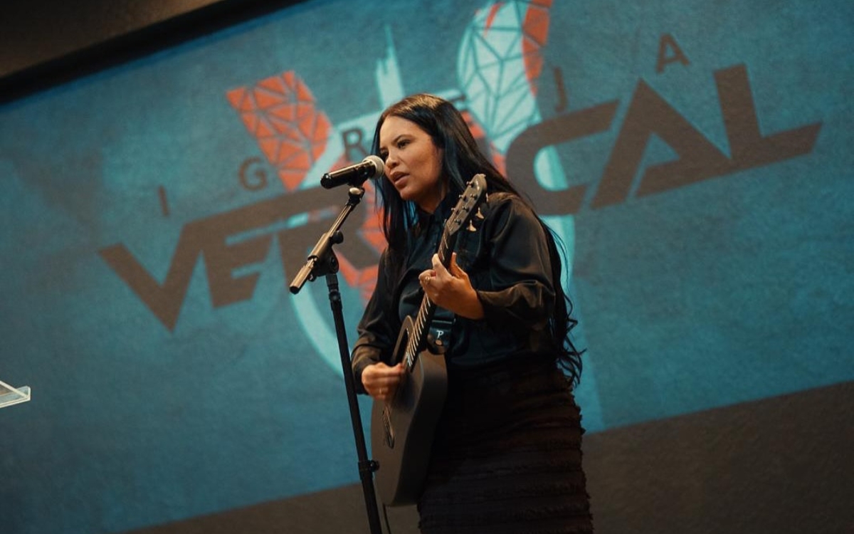 Raquel Pereira consolida carreira solo no gospel