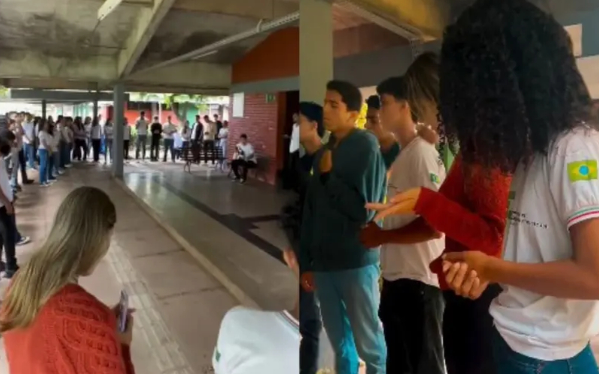 jovens fazem momento de oração em campus federal