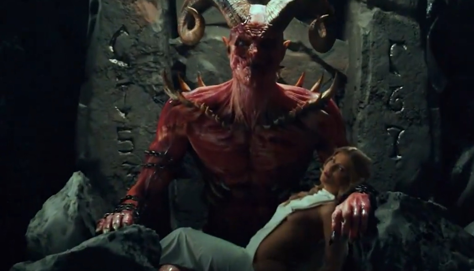 Bella Falconi cita clipe de Luísa Sonza e faz alerta: “Satanismo”