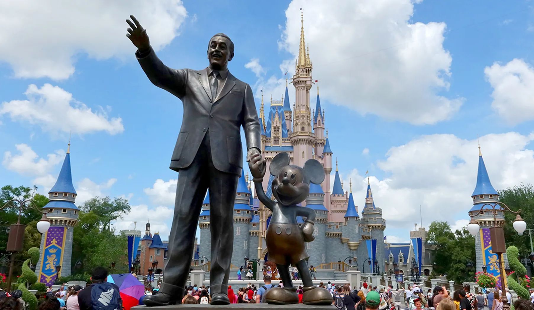Disney abandona linguagem neutra e retoma ‘senhoras e senhores’