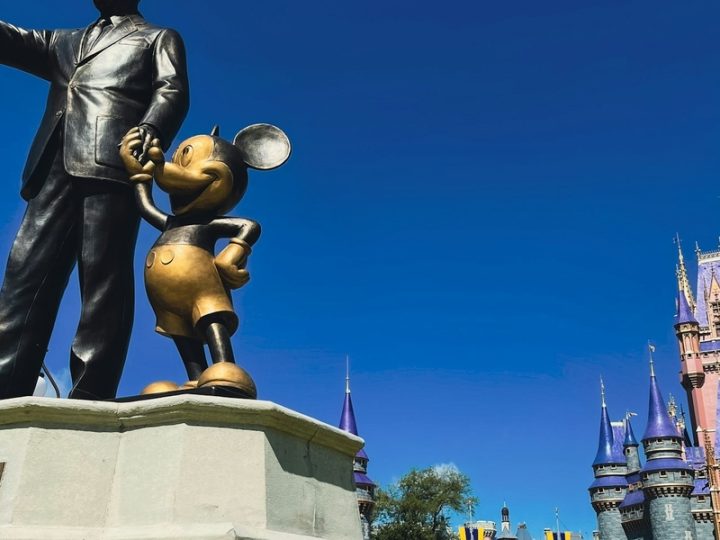 Disney retoma saudação “senhoras e senhores” após anos usando linguagem neutra