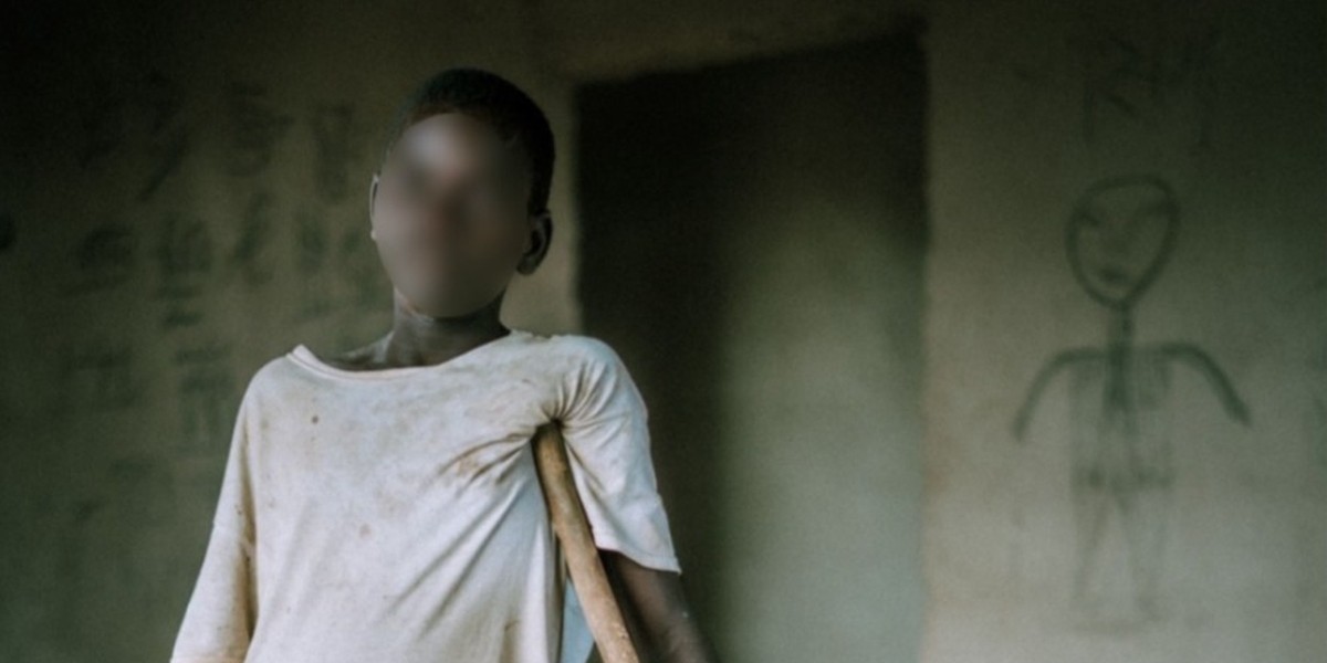 Em ataque terrorista, menino se recusa negar Jesus: “Prefiro morrer do que deixar a fé”