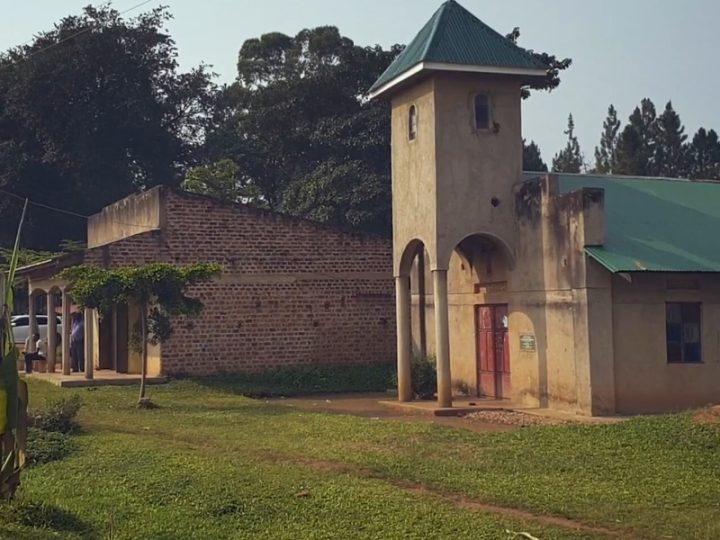 Evangelista é morto em emboscada de extremistas após pregar em culto em Uganda