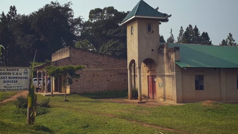 Evangelista é morto em emboscada de extremistas após pregar em culto em Uganda