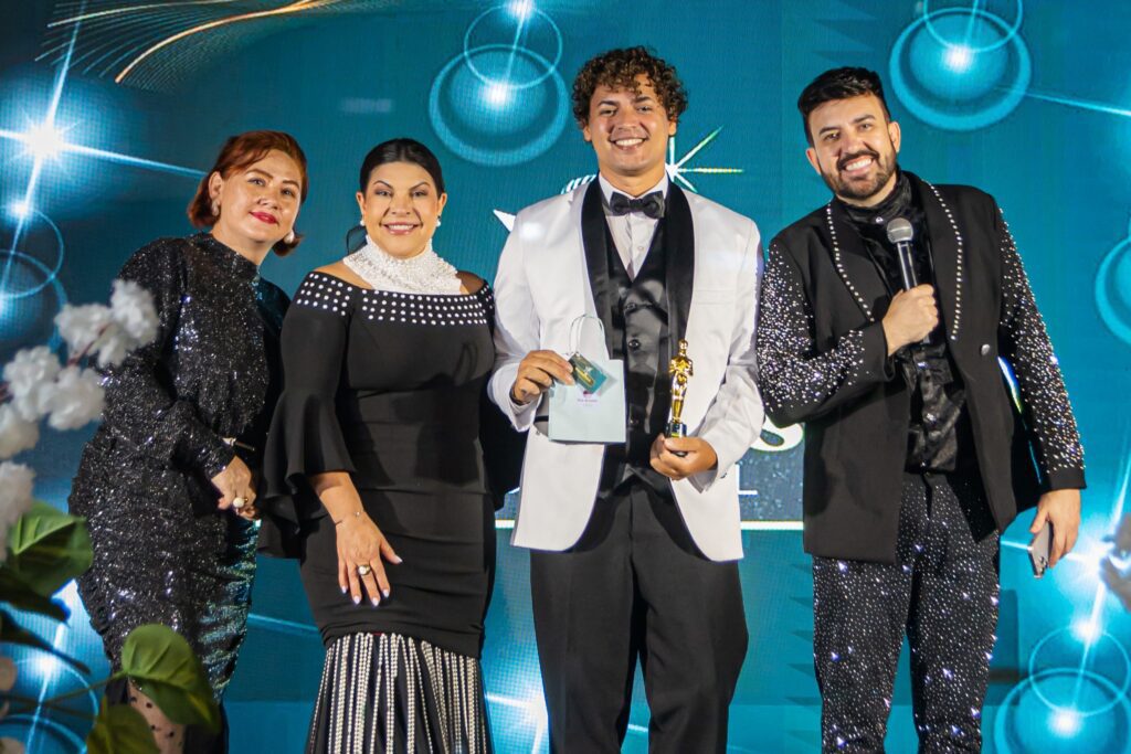 Hudson Vieira vence Prêmio Promessa Gospel – Comunhão