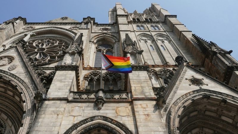 Igreja Anglicana do País de Gales torna a bênção para casamento gay permanente