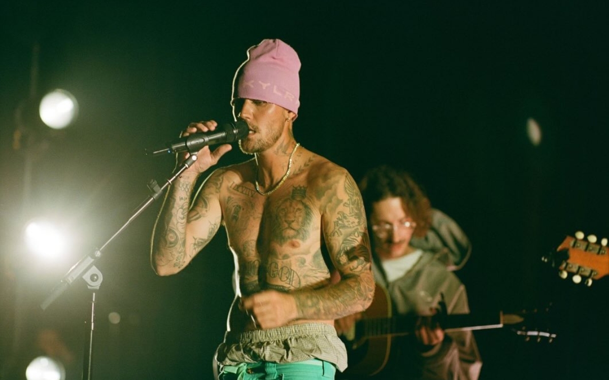 Justin Bieber glorifica Jesus em show no coachella