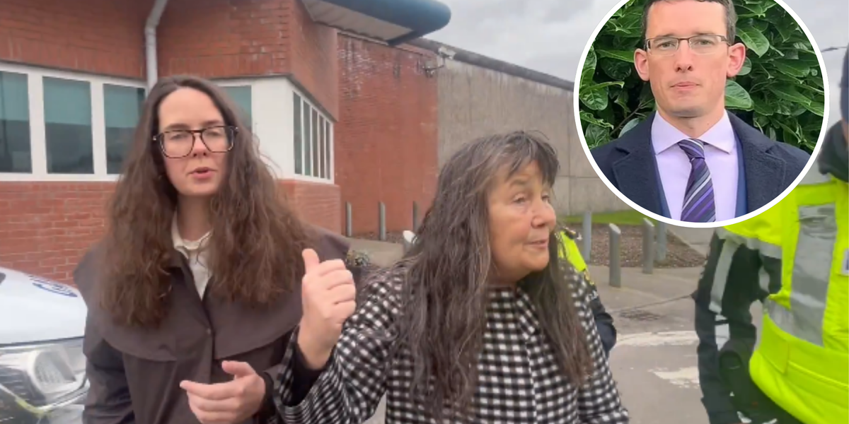 Mãe e irmã de professor preso por recusar usar pronome neutro são presas