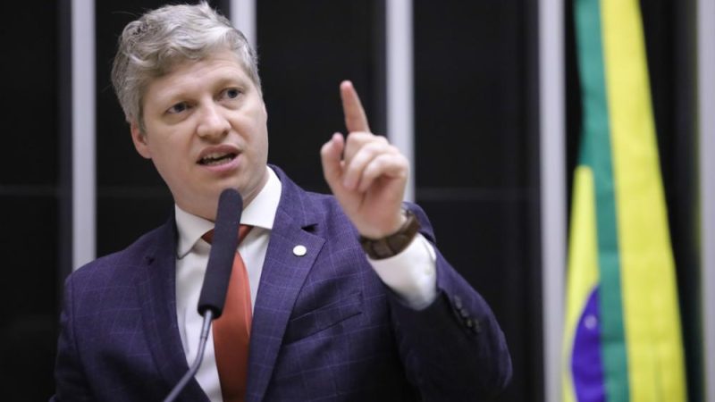 Marcel van Hattem critica “campanha eleitoral” de ministros do STF