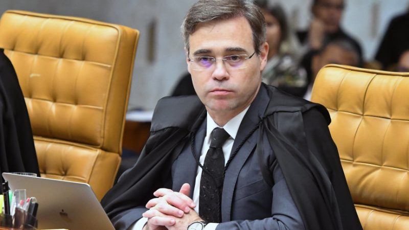 Mendonça diz que juízes não podem “privilegiar amigos”