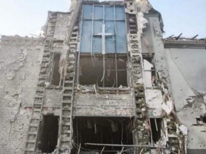 Pastor é morto em bombardeio contra igreja durante culto na Ucrânia