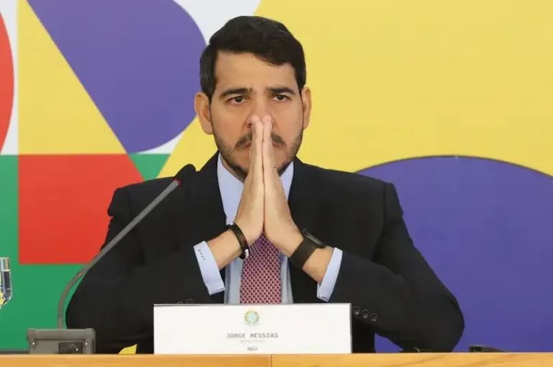 ‘Assinei sem ler’, diz Messias sobre parecer favorável ao aborto