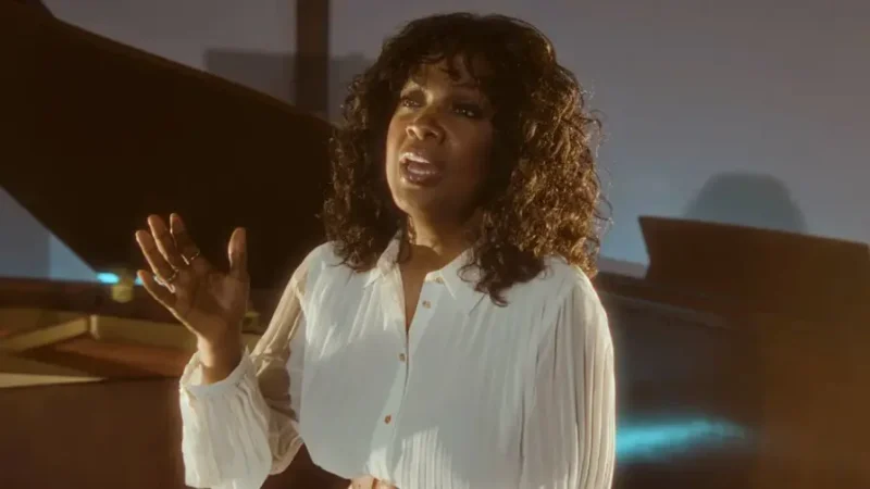 CeCe Winans grava nova versão de “O Bondoso Amigo”
