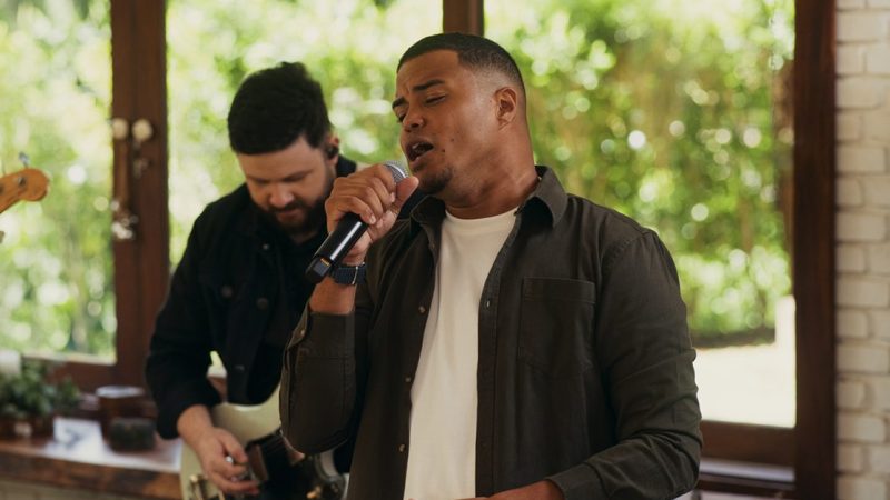 John Cunha lança clipe Teu Amor pelo Central Gospel
