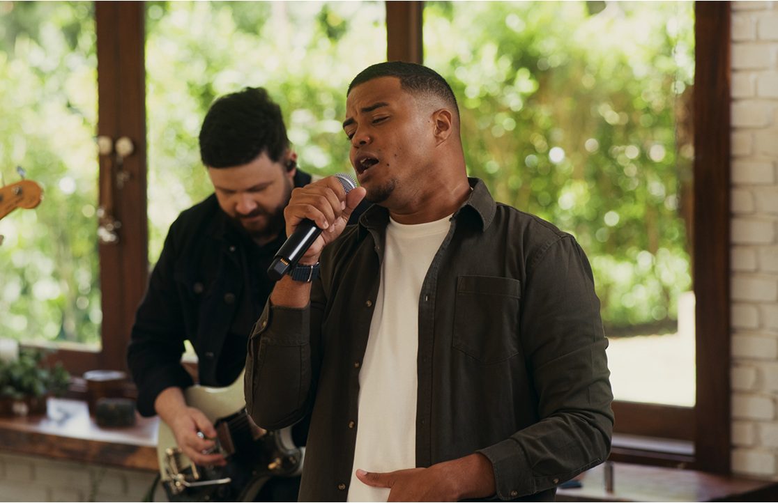 John Cunha lança clipe Teu Amor pelo Central Gospel