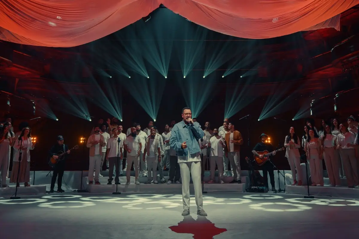 Isaías Saad lança medley sobre fé e entrega a Deus