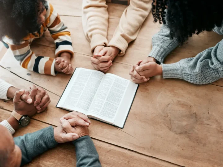 Pais têm papel decisivo na transmissão da fé aos filhos