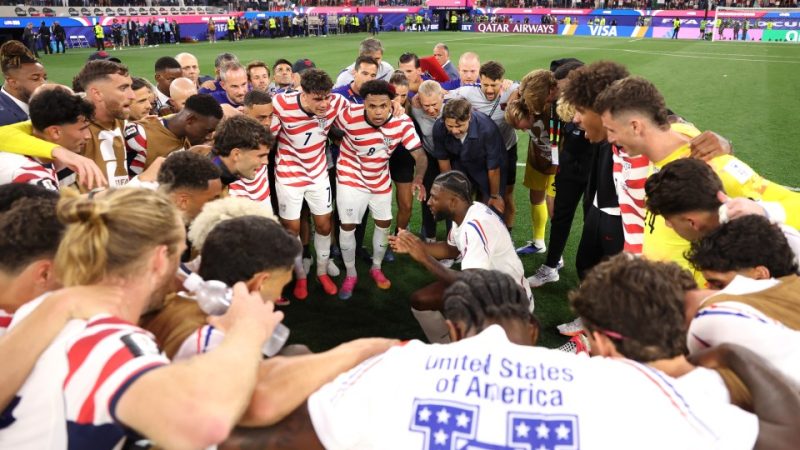 Fé em campo: jogadores transformam Copa do Mundo em testemunho